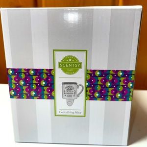 Scentsy mini warmer-Fall-  Pumpkin spice and everything nice